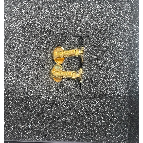 Sale ‼️Authentic Christian Dior Clip On Earrings with Unbranded Box-Preowned - Picture 3 of 6